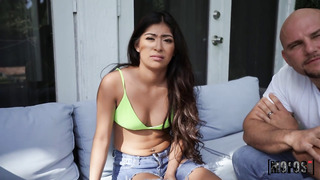 Flexible Mexicana Wants Cum On Her Braces