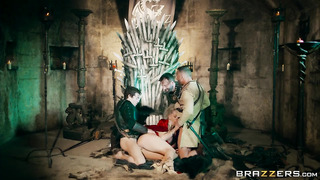 Queen Sexcei Got Ravaged On The Iron Throne