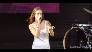 Tove Lo Shows Off Her Great Tits To The Crowd