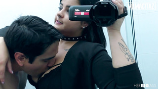 MAMACITAZ - Big Tits Colombian Chick Xiomara Soto Sucks And Fucks A Stranger
