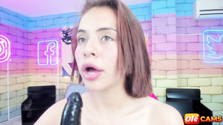 Abbycachonda Haciendo Mamadas Con Su Dildo En La Webcam