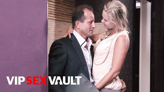 VIP SEX VAULT - Squirting Blonde Barra Brass Fucks Real Estate Agent