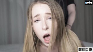 21 YEAR OLD SLUT TRIES THREESOME, CUMMED ON HARD BY BIG COCK - PORN!