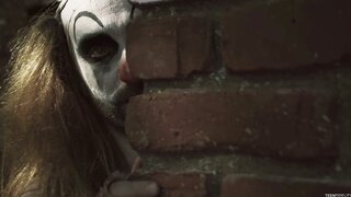 Lilly Ford Isn't Afraid of Clowns